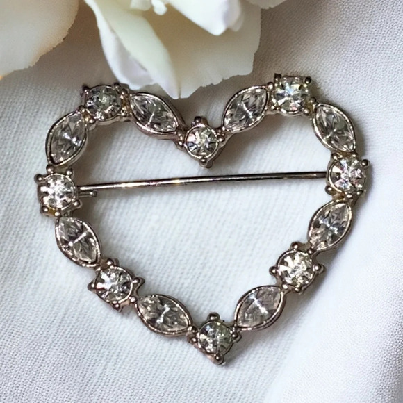 Vintage Rhinestone Heart Silver Tone Brooch - Picture 1 of 3